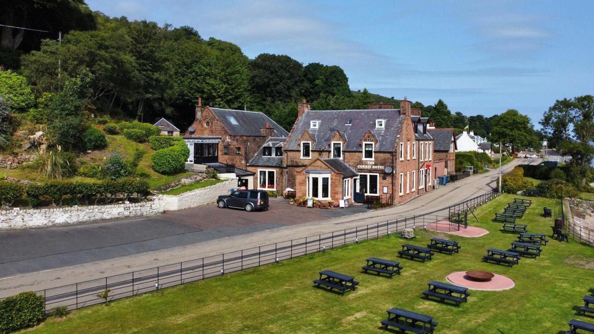 The Corrie Hotel Exterior foto
